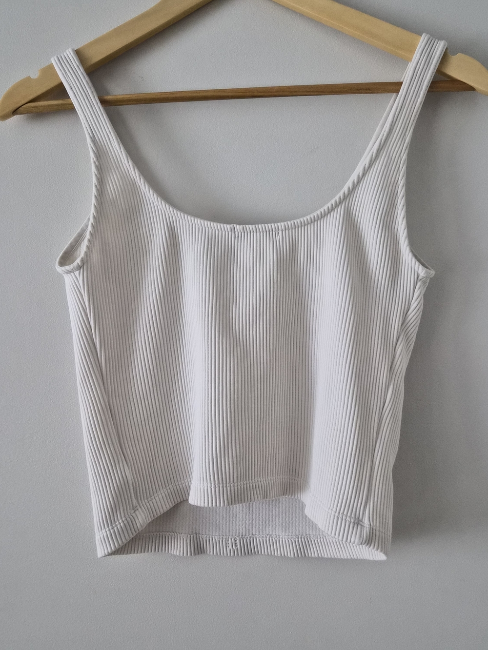 Dynamite Ribbed White Scoop Tank - Picture 4 of 4